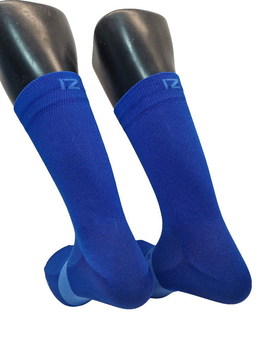 Calcetín técnico IZ Cycling - AZUL (STRONG BLUE) Tejido SoftAir+Plus
