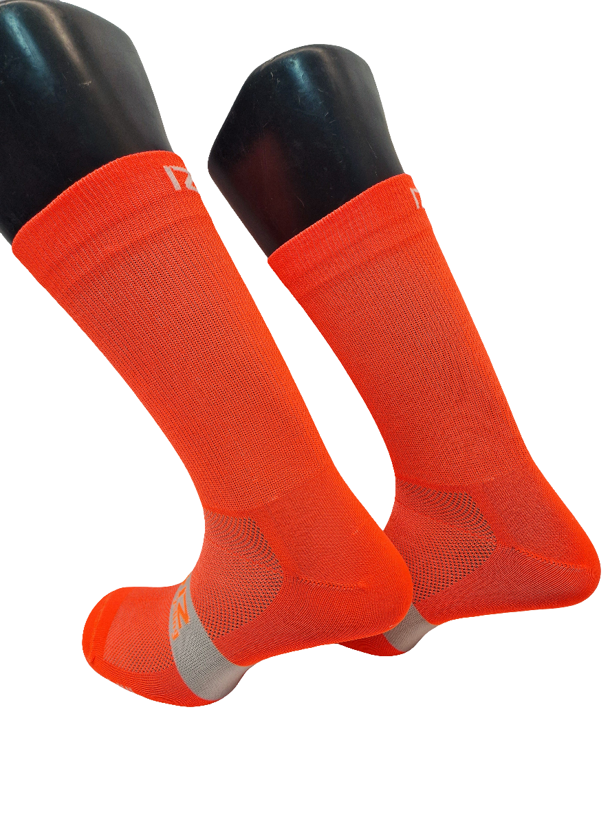 Calcetín técnico IZ Cycling - NARANJA FLUOR (SHOCKING ORANGE ) Tejido SoftAir+Plus